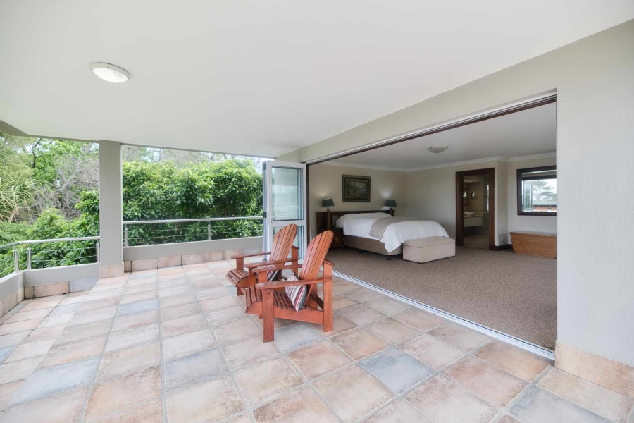 5 Bedroom Property for Sale in Fernkloof Estate Western Cape